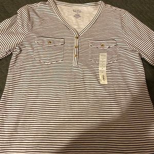 Croft and Barrow stripped shirt.Size Medium. NWT